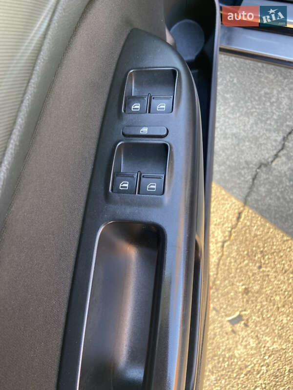 Лифтбек Skoda Octavia 2008 в Краснограде фото 5 Лифтбек Skoda Octavia 2008 в Краснограде