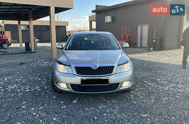 Лифтбек Skoda Octavia 2009 в Тячеве