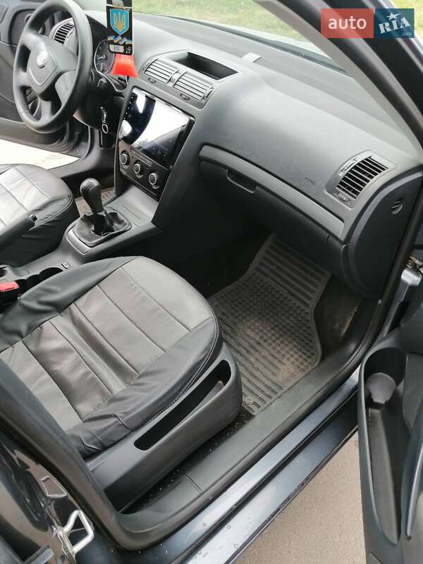 Універсал Skoda Octavia 2011 в Прилуках
