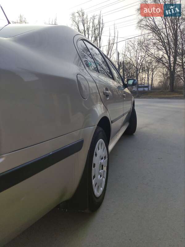 Лифтбек Skoda Octavia 2005 в Черновцах