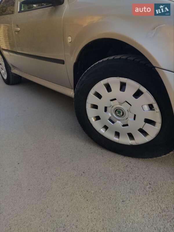 Лифтбек Skoda Octavia 2005 в Черновцах