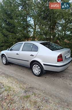 Лифтбек Skoda Octavia 1998 в Голобах