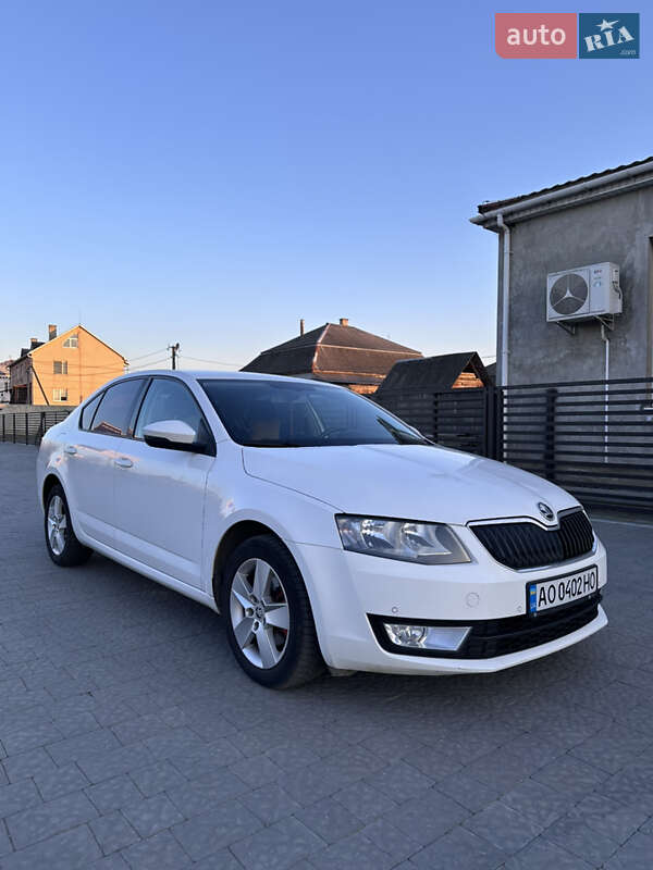 Лифтбек Skoda Octavia 2016 в Ужгороде