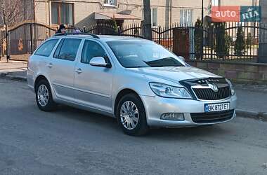 Универсал Skoda Octavia 2011 в Сарнах