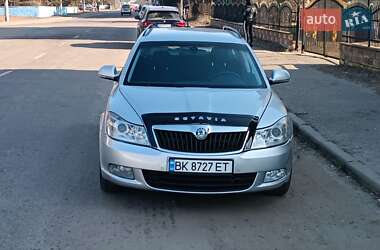 Универсал Skoda Octavia 2011 в Сарнах