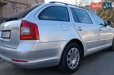 Универсал Skoda Octavia 2011 в Сарнах