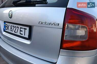 Универсал Skoda Octavia 2011 в Сарнах