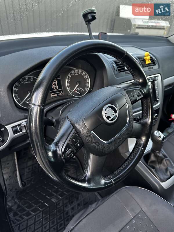 Універсал Skoda Octavia 2012 в Ужгороді