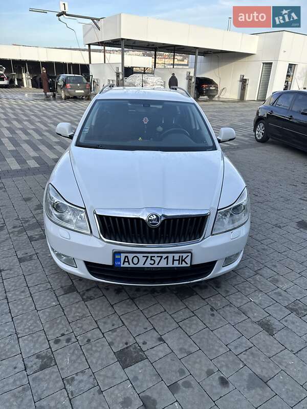 Універсал Skoda Octavia 2012 в Ужгороді