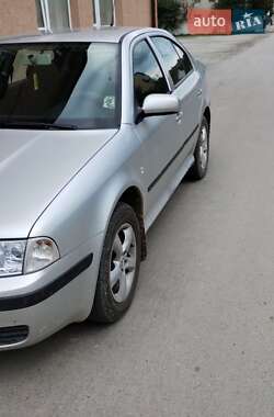 Лифтбек Skoda Octavia 2003 в Чорткове