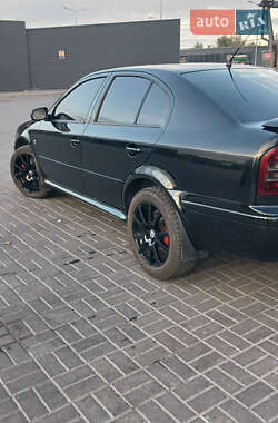 Лифтбек Skoda Octavia 2001 в 