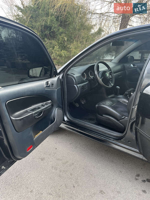 Ліфтбек Skoda Octavia 2001 в Дніпрі