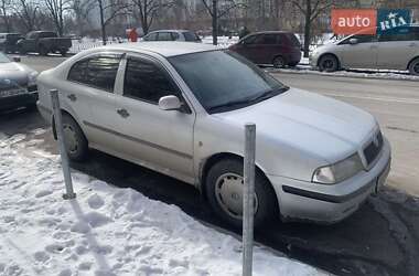 Лифтбек Skoda Octavia 2000 в 