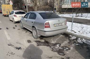 Лифтбек Skoda Octavia 2000 в 