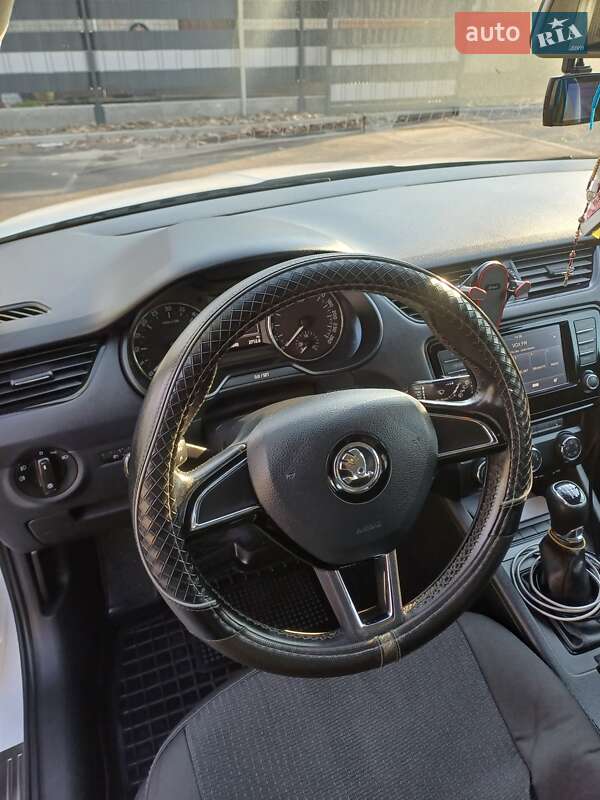 Универсал Skoda Octavia 2015 в Дрогобыче