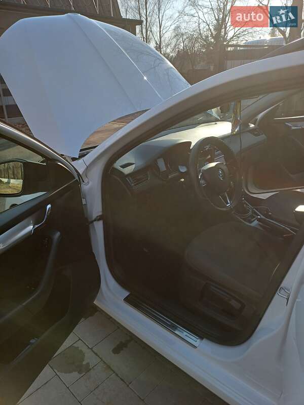 Универсал Skoda Octavia 2015 в Дрогобыче