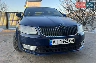 Лифтбек Skoda Octavia 2015 в Обухове