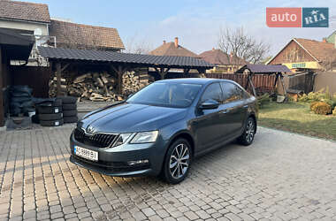 Ліфтбек Skoda Octavia 2018 в 
