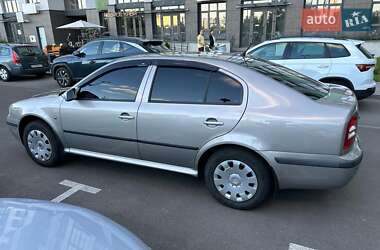 Лифтбек Skoda Octavia 2009 в 