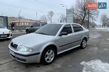 Лифтбек Skoda Octavia 2004 в 