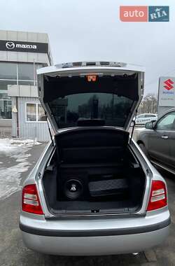Лифтбек Skoda Octavia 2004 в 