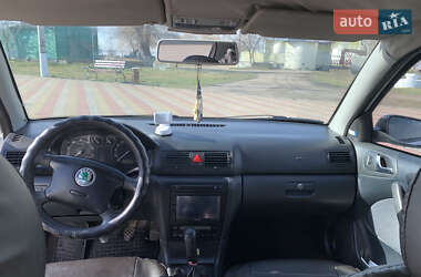 Лифтбек Skoda Octavia 2003 в 