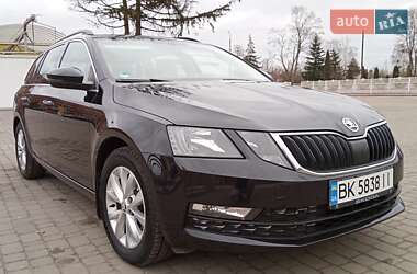 Универсал Skoda Octavia 2018 в Сарнах