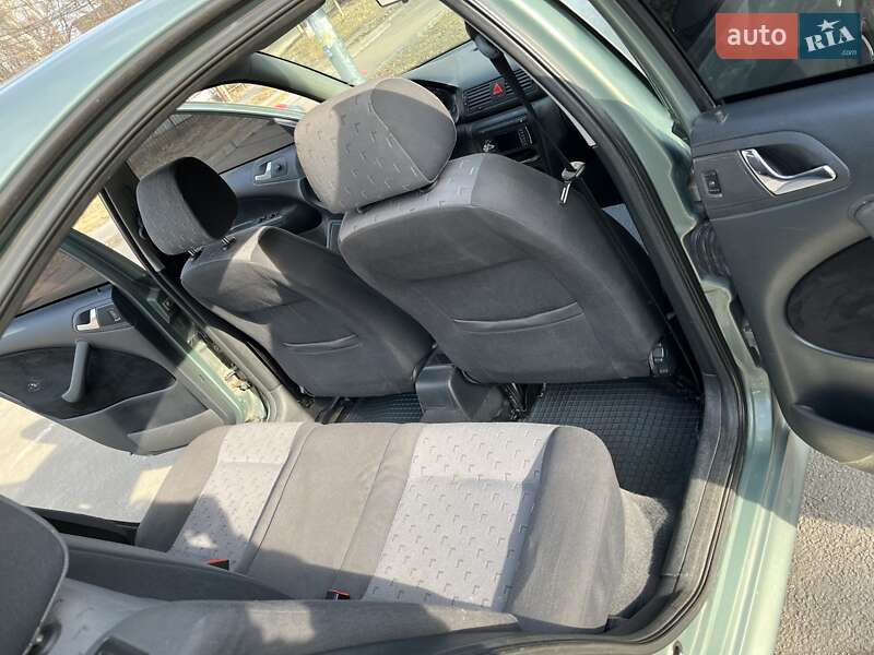Лифтбек Skoda Octavia 2001 в Днепре
