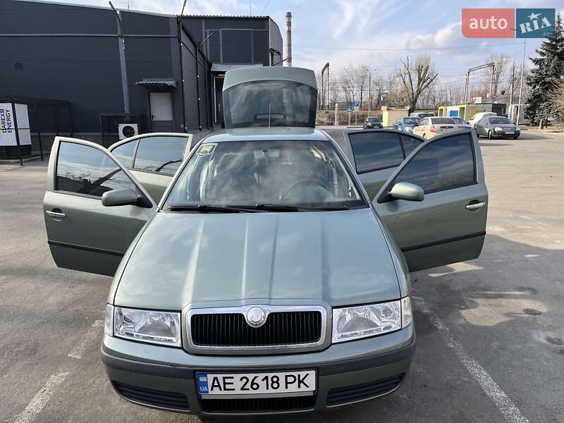 Лифтбек Skoda Octavia 2001 в Днепре