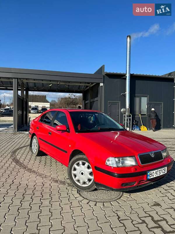 Лифтбек Skoda Octavia 1996 в 