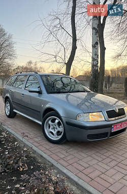 Универсал Skoda Octavia 2005 в Хороле