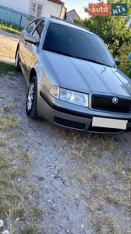 Лифтбек Skoda Octavia 2006 в Черкассах