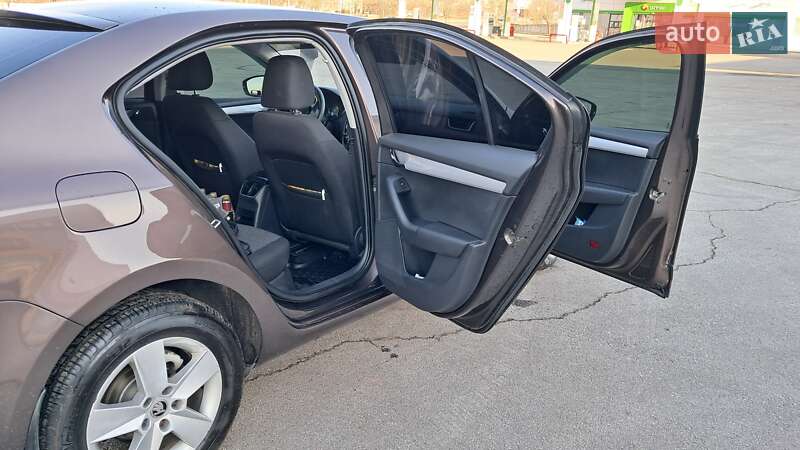 Лифтбек Skoda Octavia 2015 в Запорожье