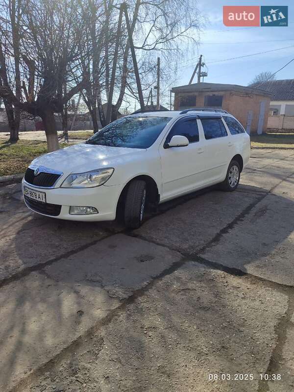 Универсал Skoda Octavia 2011 в Новоукраинке