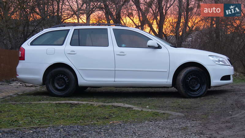 Універсал Skoda Octavia 2011 в Бережанах