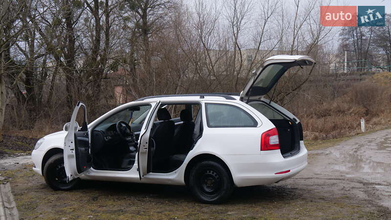 Універсал Skoda Octavia 2011 в Бережанах