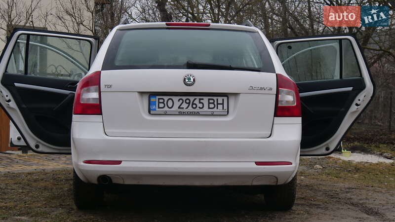Універсал Skoda Octavia 2011 в Бережанах