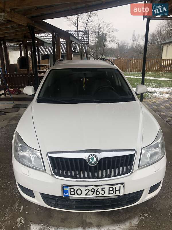 Універсал Skoda Octavia 2011 в Бережанах