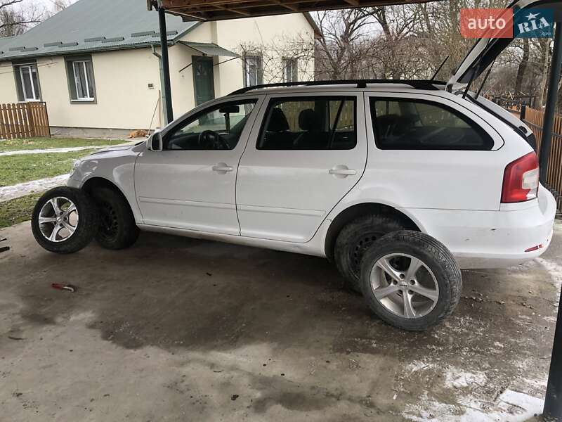 Універсал Skoda Octavia 2011 в Бережанах