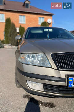 Лифтбек Skoda Octavia 2005 в 