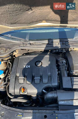 Лифтбек Skoda Octavia 2005 в 