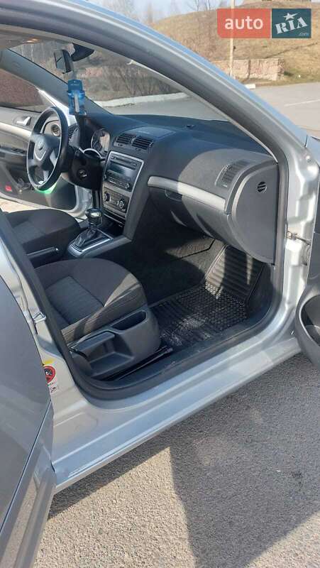 Универсал Skoda Octavia 2011 в Звягеле