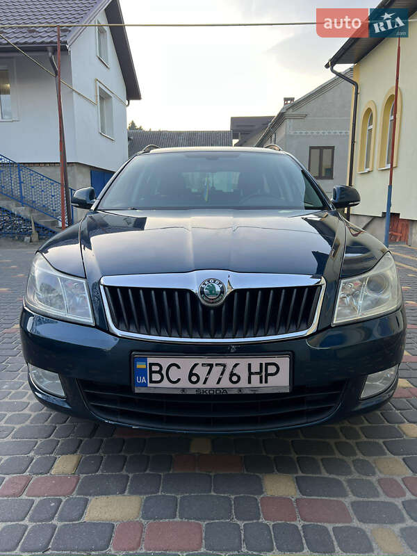 Універсал Skoda Octavia 2012 в Жовкві