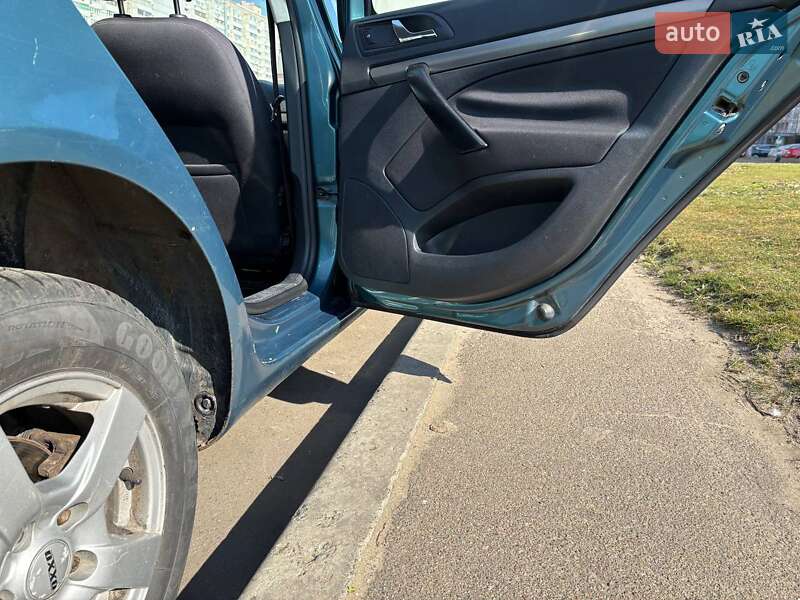 Лифтбек Skoda Octavia 2004 в Киеве