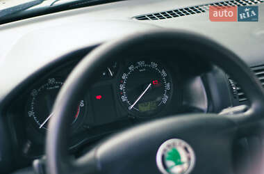 Лифтбек Skoda Octavia 2001 в 