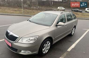 Универсал Skoda Octavia 2010 в 