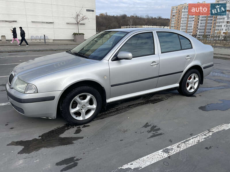Лифтбек Skoda Octavia 2005 в 