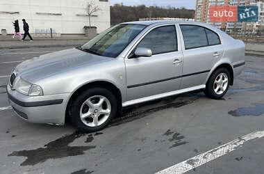 Лифтбек Skoda Octavia 2005 в 
