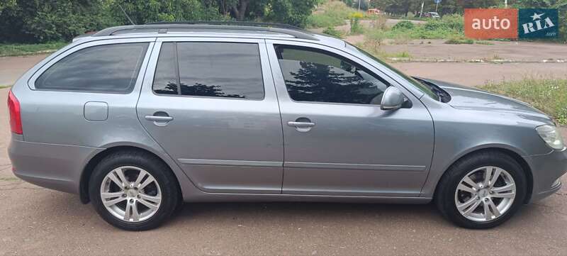 Універсал Skoda Octavia 2013 в Чернігові