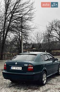 Лифтбек Skoda Octavia 1998 в 